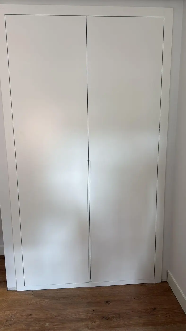 Armario lacado en blanco